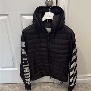 Moncler Offwhite Black Puffer Jacket with Quilted Design and Hood Medium